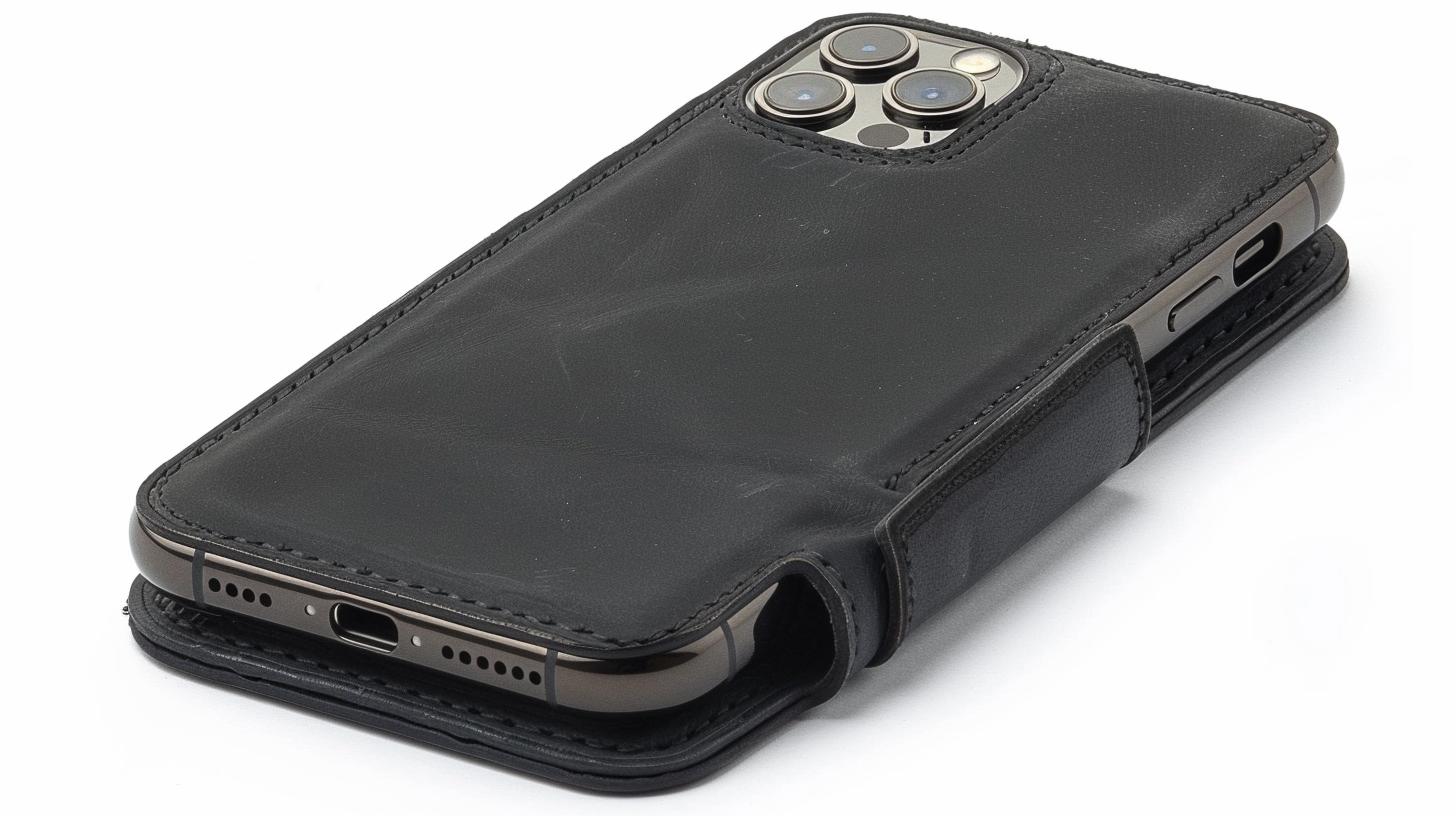 iPhone 15 wallet case with card slots and cash pocket