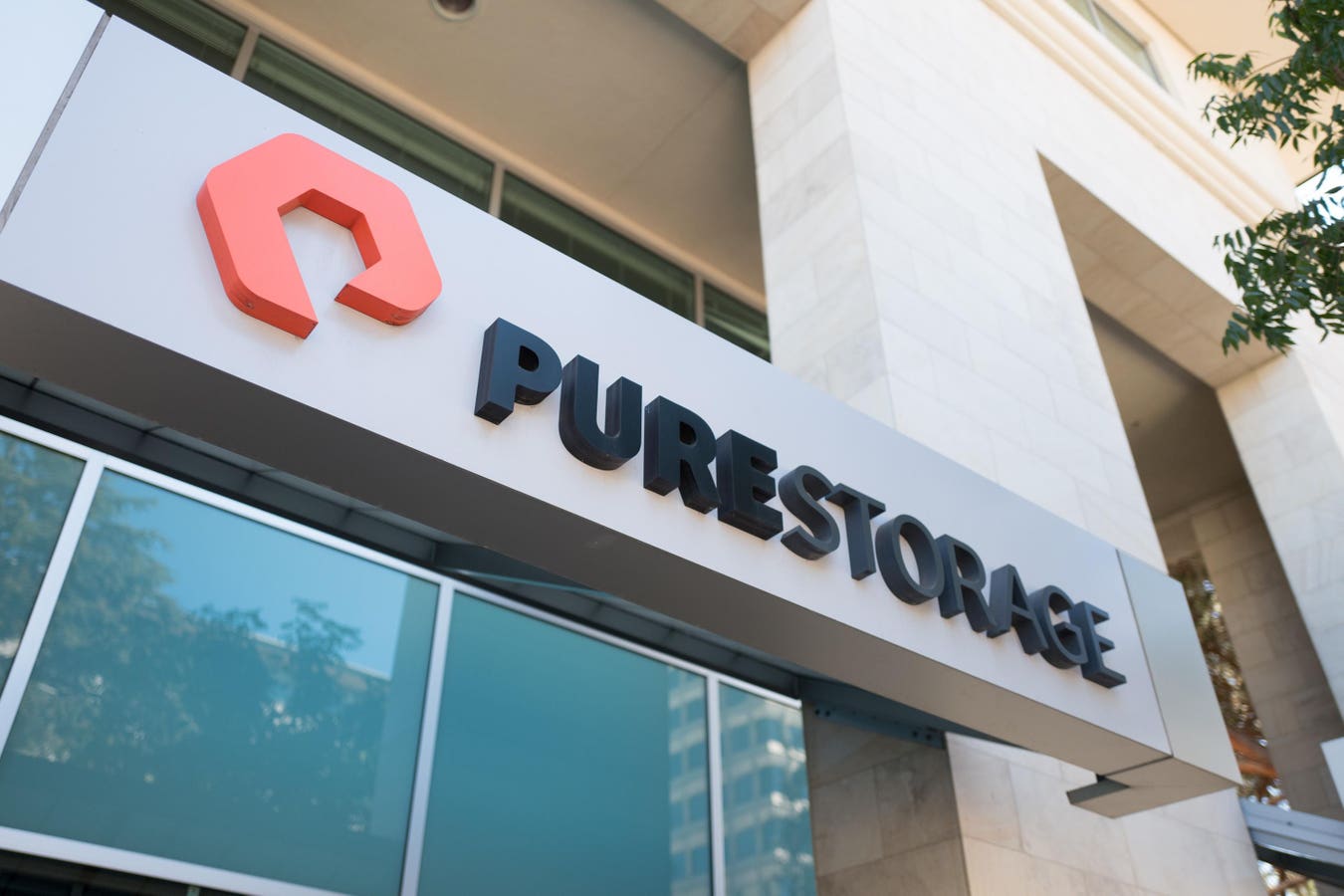 Pure Storage Unveils AI-Enabled Enterprise Storage Platform