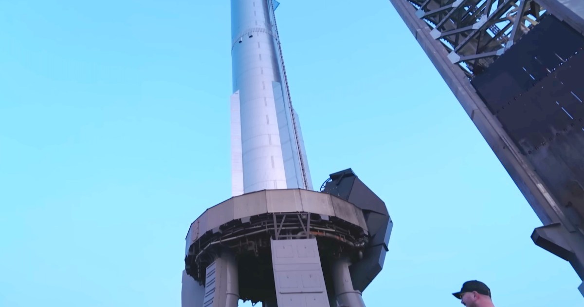 Elon Musk gives close-up tour of SpaceX’s huge Starship rocket