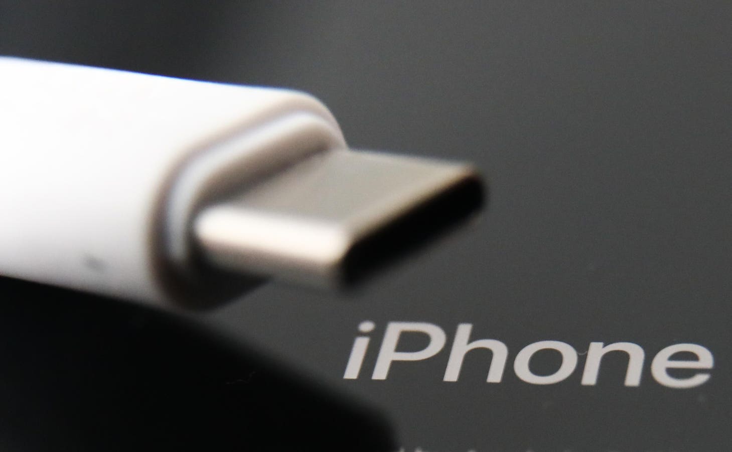 Why You Should Stop Using Other People’s iPhone Chargers