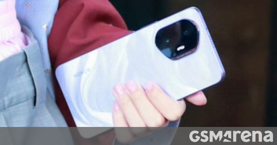 Honor 300 leaks in series of live images