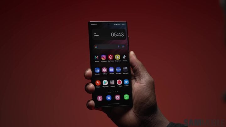 Galaxy S22 One UI 7.0 firmware found in one of seven beta eligible countries