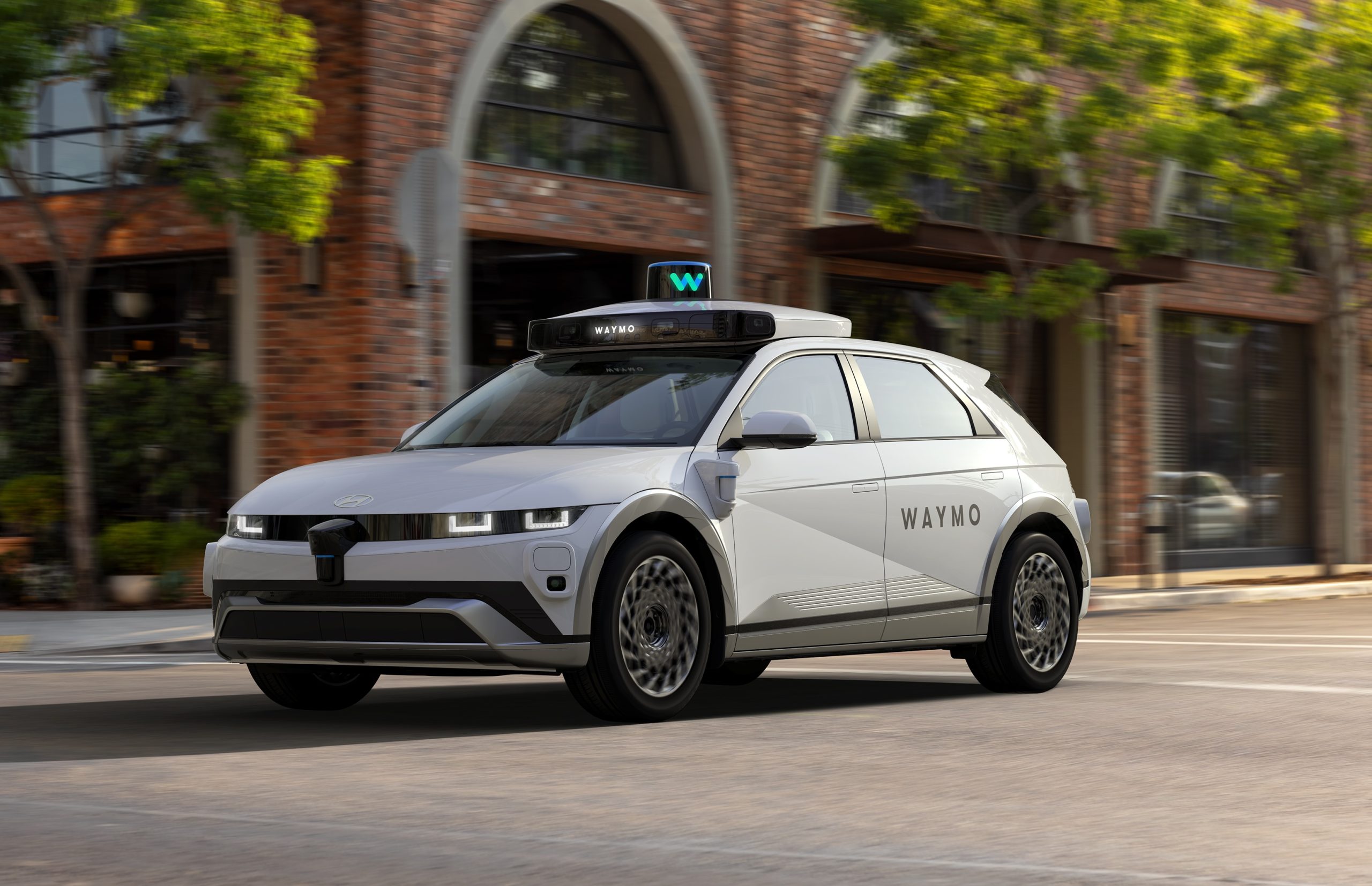 Waymo launches its AI research model for self-driving operations