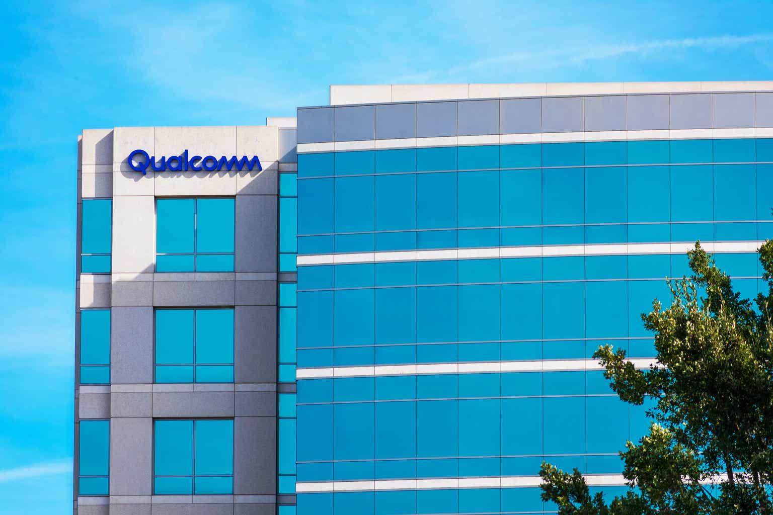 Qualcomm Stock: Q4 Earnings, Game-Changing AI Results (NASDAQ:QCOM)