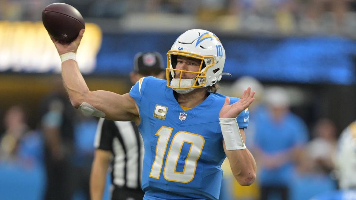 Chargers vs. Bengals NFL props, Sunday Night Football picks, AI prediction: Justin Herbert over 230.5 yards