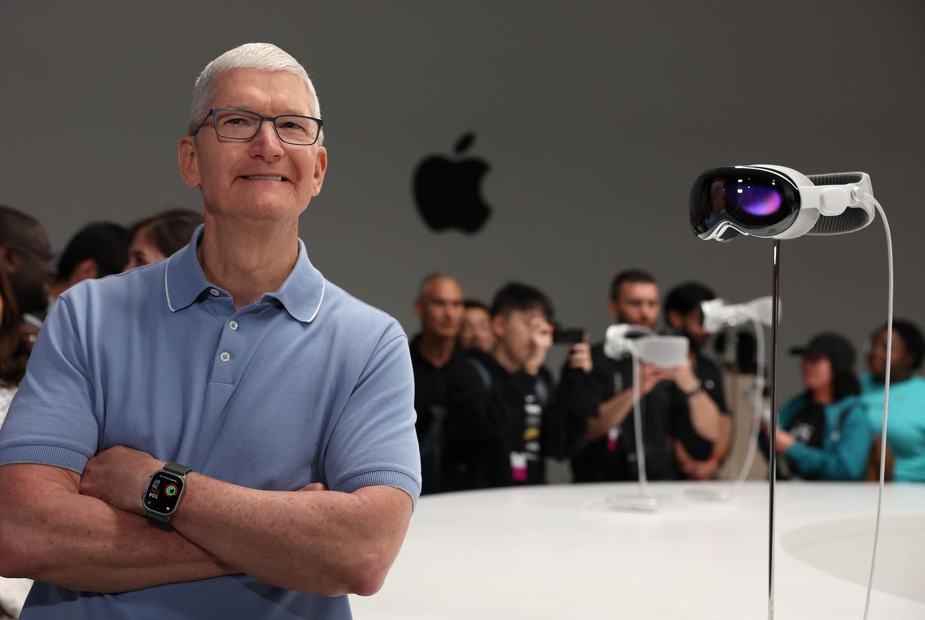 iPhone 17’s Missing Feature, Forbes’ Exclusive Tim Cook Interview, iPad Mini Specs