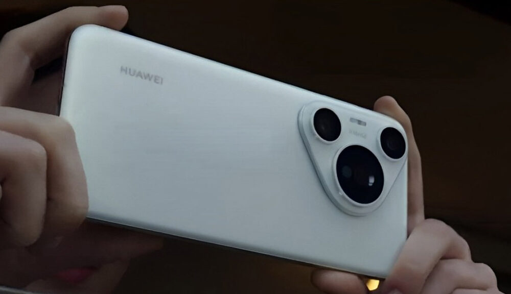 Huawei Pura 70 Pro user stuck in blurry camera issue