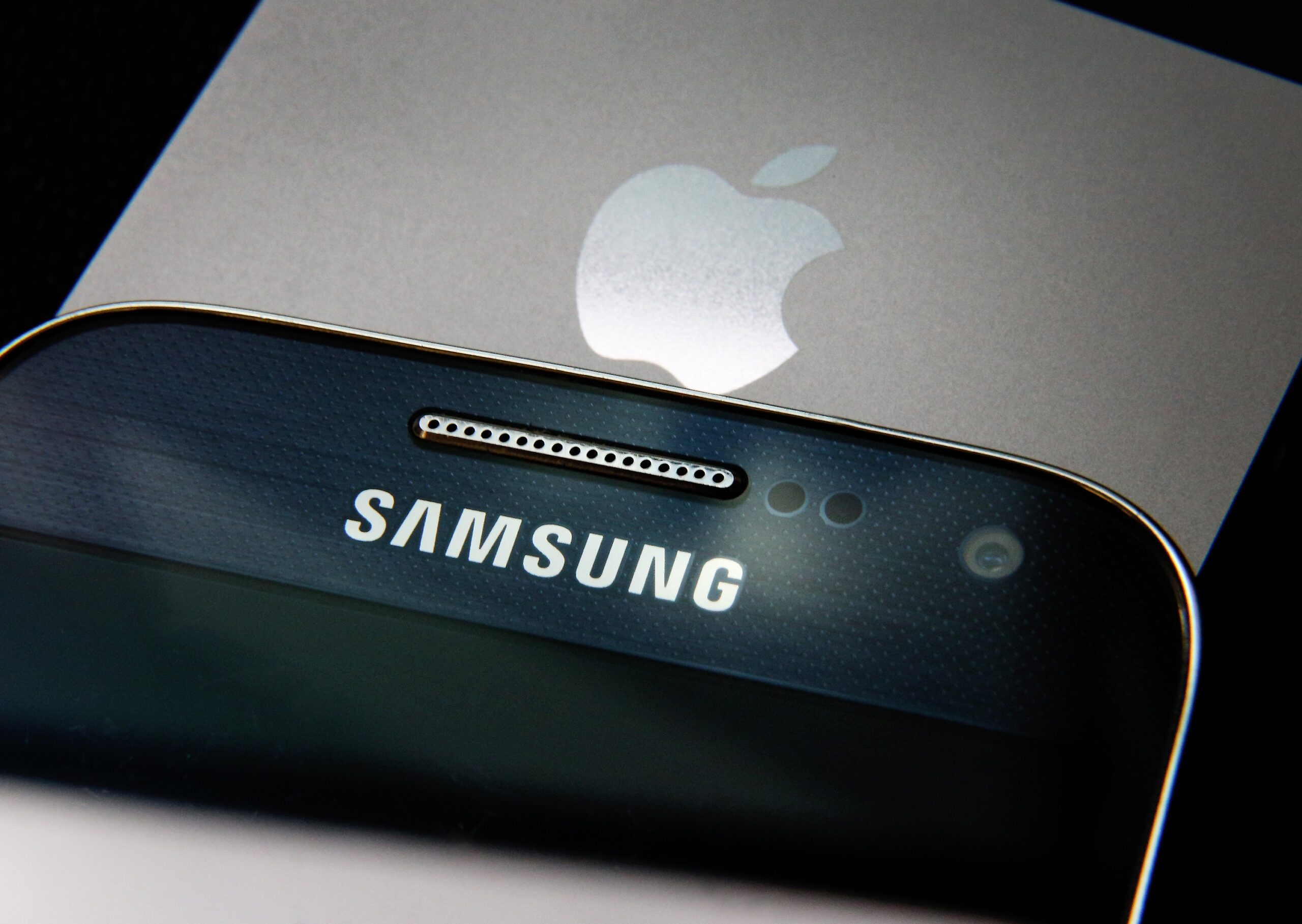 The Samsung Tech Looks Eerily Similar to Apple’s iPhone OS